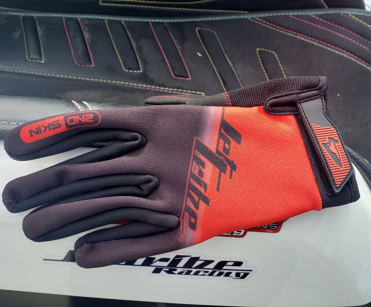 Pixel_Red__56713.1589384749.1280.1280__53911 Jettribe Pixel GP-30 Gloves |Red/ Black| - Image 3